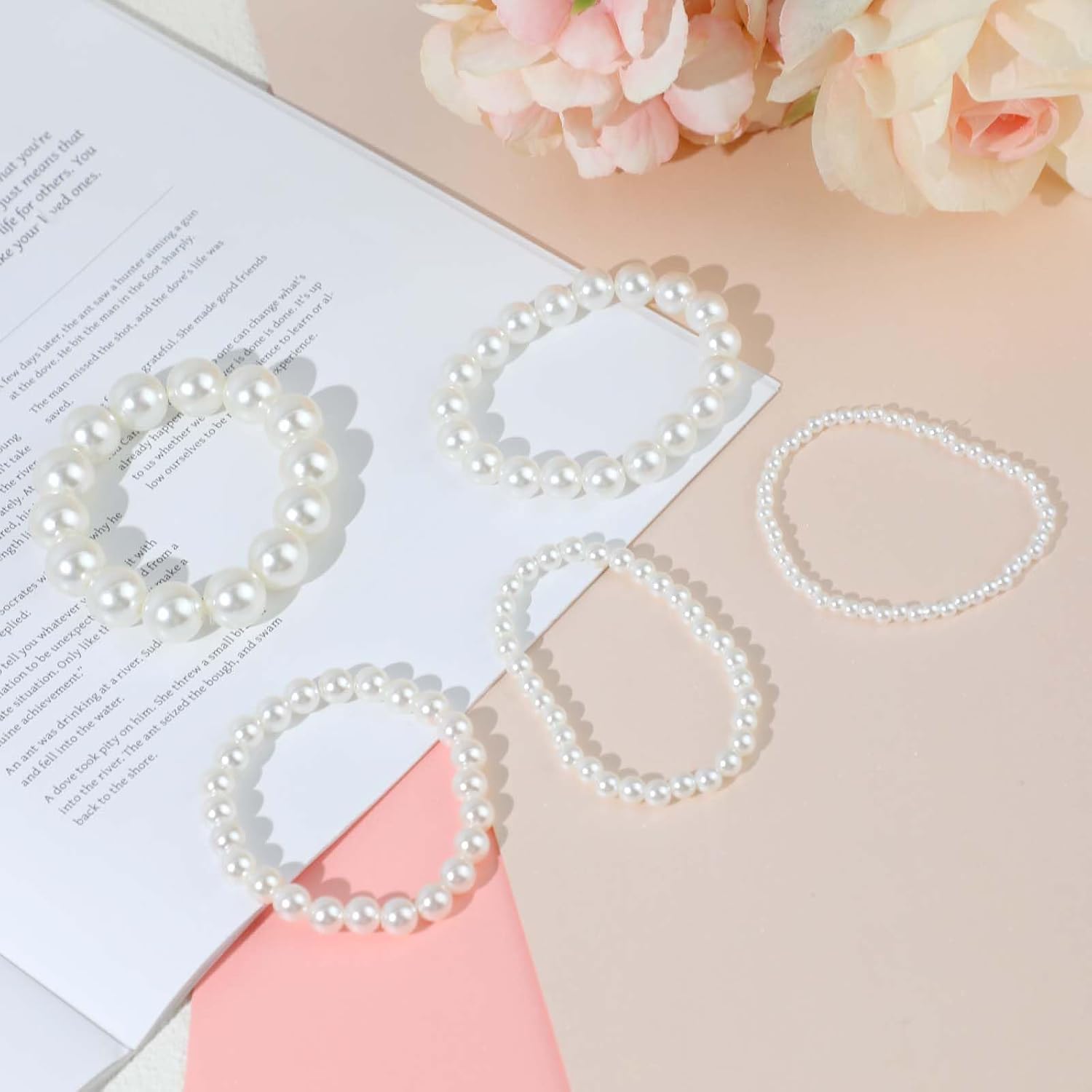 5 Pcs White Pearl Bracelets for Women, White Stretch Bridesmaid Pearl Bracelets Bridal Wedding Elastic Bracelets Stackable Faux Pearl Bracelets for Lady Pearl ded Bracelets - Image 2